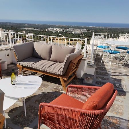 Casa dei Levantini, sea view, wonderful terrace in old town Ostuni Buitenkant foto