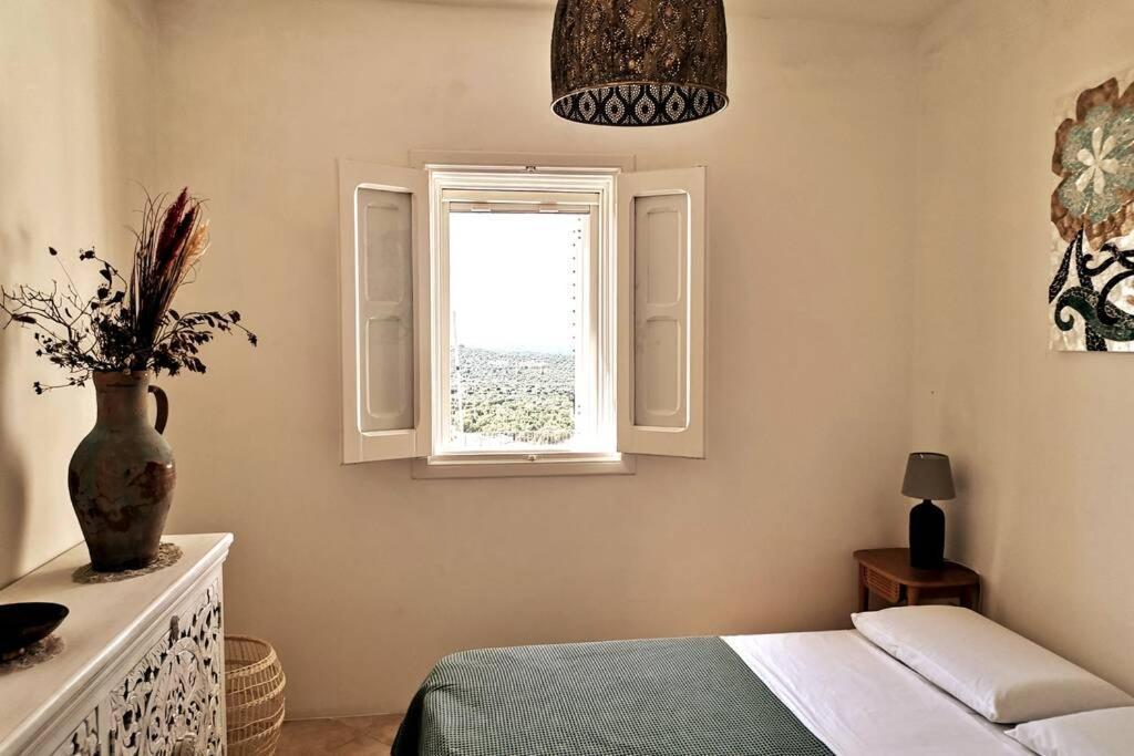 Casa dei Levantini, sea view, wonderful terrace in old town Ostuni Buitenkant foto