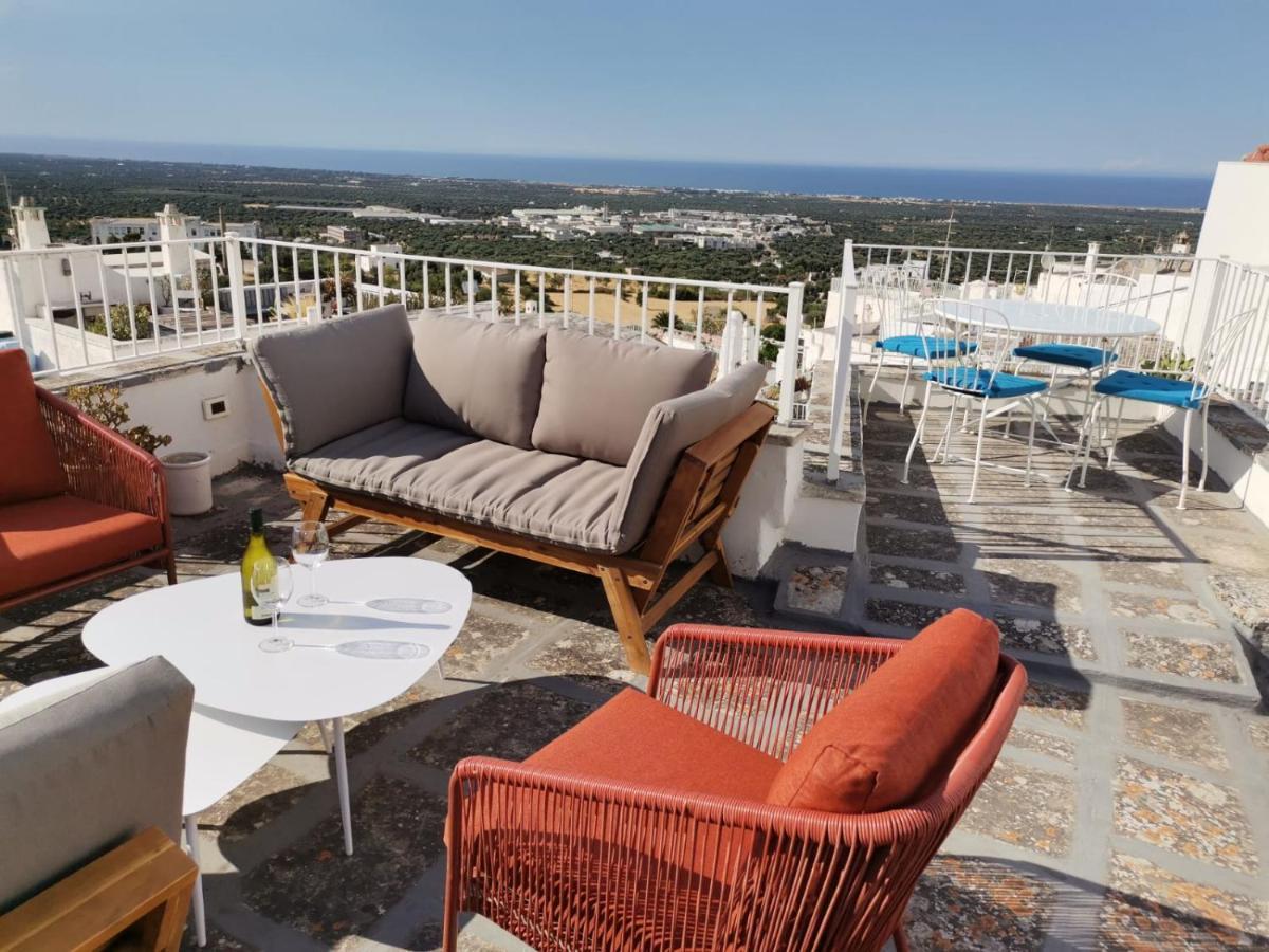 Casa dei Levantini, sea view, wonderful terrace in old town Ostuni Buitenkant foto