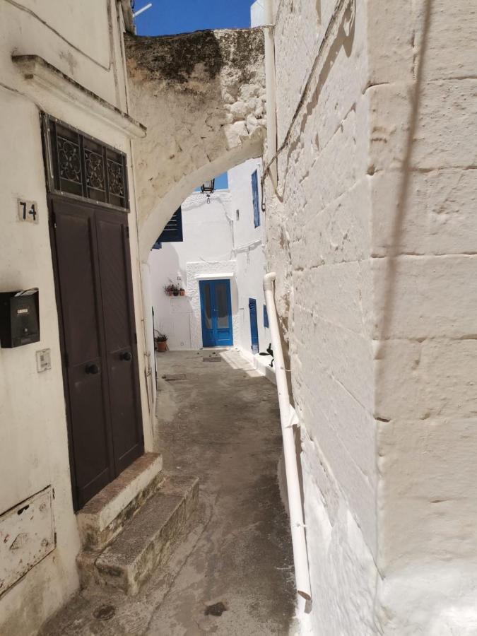 Casa dei Levantini, sea view, wonderful terrace in old town Ostuni Buitenkant foto